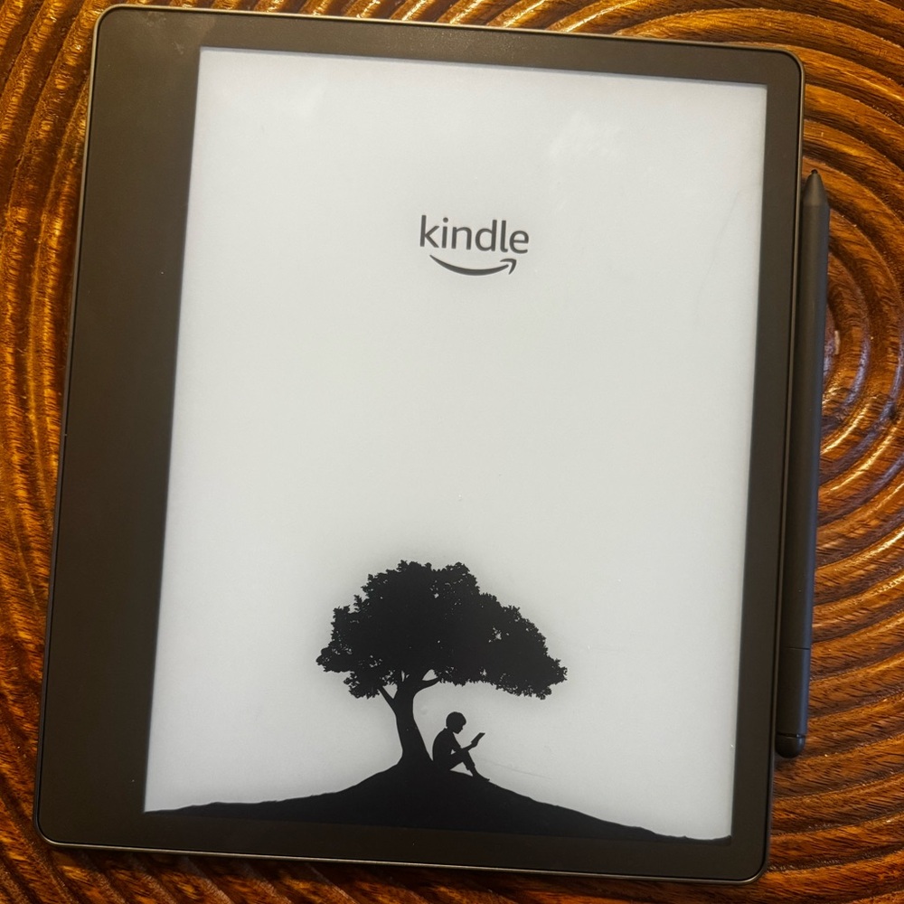 Amazon Kindle Scribe 32GB 10.2" Digital eReader with Touchscreen & Premium Pen